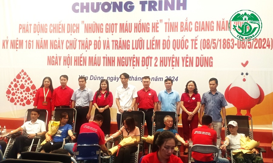 Phát động chiến dịch "Những giọt máu hồng hè" năm 2024, bước đầu thu gần 700 đơn vị máu tình nguyện.|https://ducgiang.yendung.bacgiang.gov.vn/zh_CN/chi-tiet-tin-tuc/-/asset_publisher/M0UUAFstbTMq/content/phat-ong-chien-dich-nhung-giot-mau-hong-he-nam-2024-buoc-au-thu-gan-700-on-vi-mau-tinh-nguyen-/22815